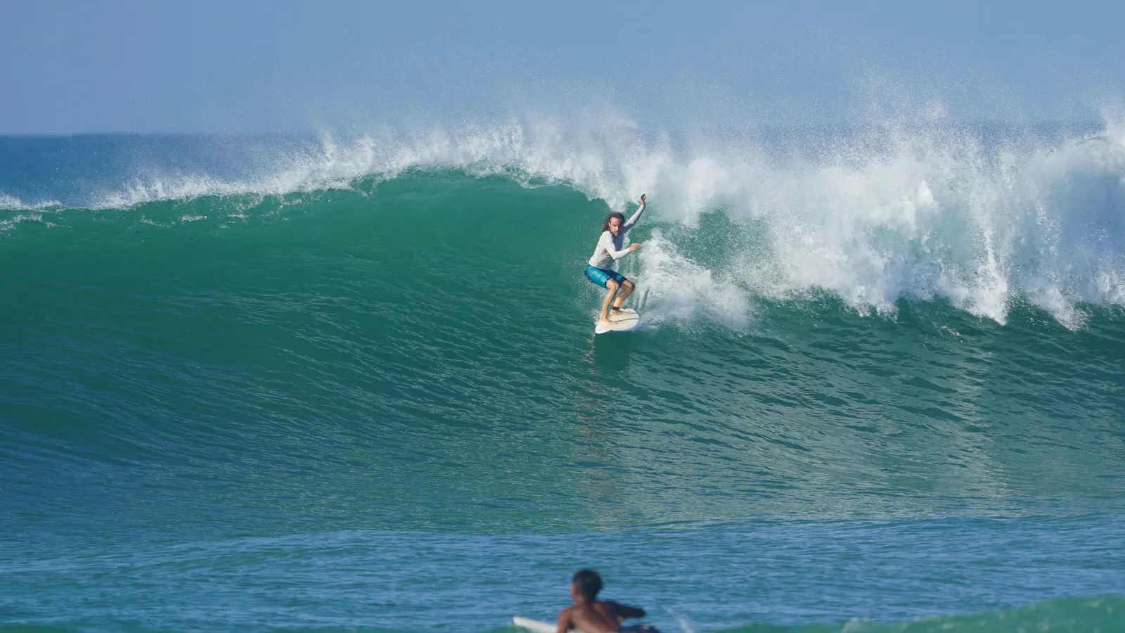 Michaël Tati au surf, loin de l'écran